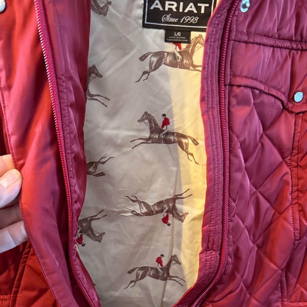 Ariat Women's Quilted Red Vest - Picture 7 of 7